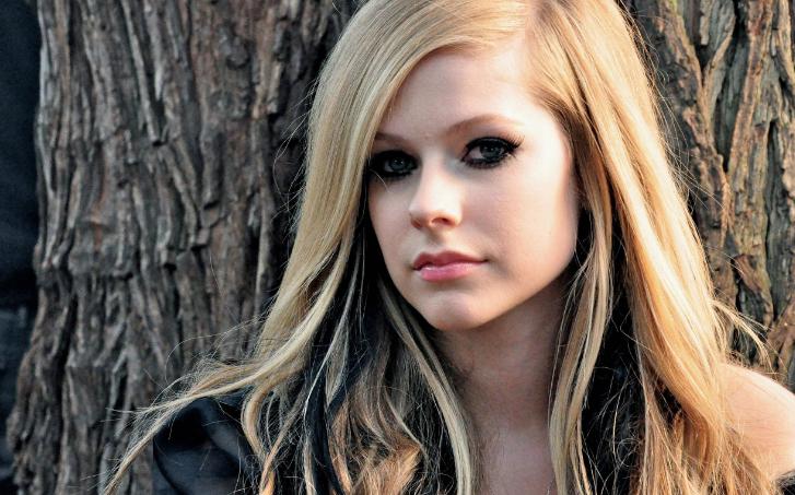 avril lavigne weight