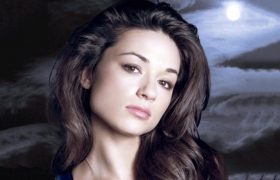 Crystal Reed Height, Weight, Measurements, Bra Size, Shoe Size