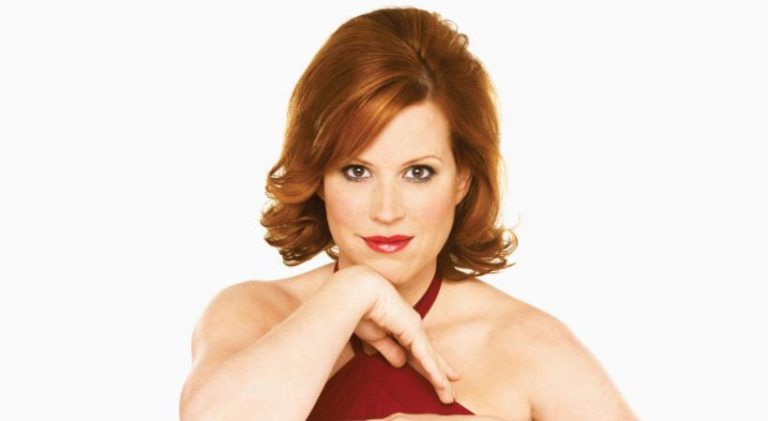 Molly Ringwald Height, Weight, Measurements, Bra Size, Shoe Size