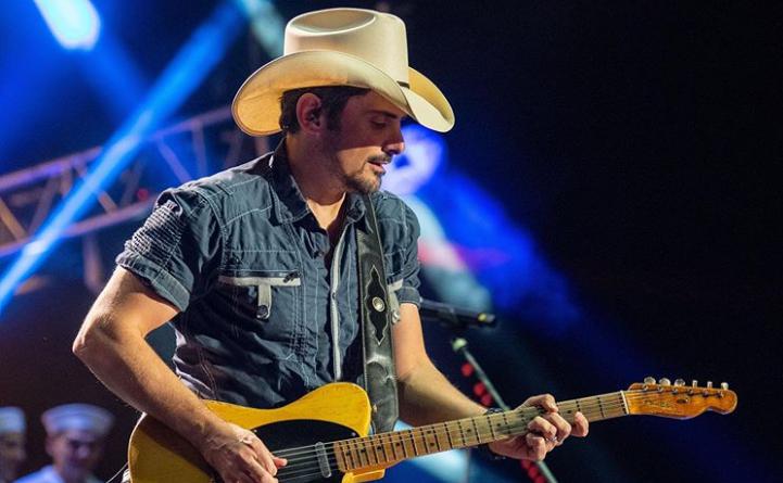 Brad Paisley Height, Weight, Measurements, Shoe Size, Wife, Family