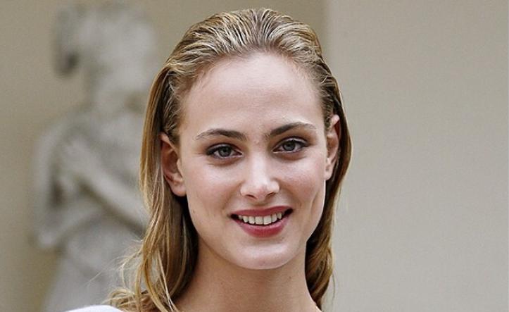 Nora Arnezeder