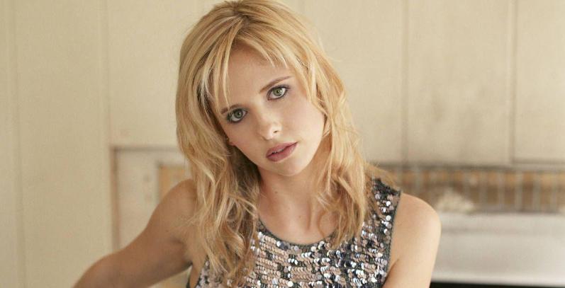 Unveiling Sarah Michelle Gellar: Height, Weight, and Vital Stats of a Hollywood Icon