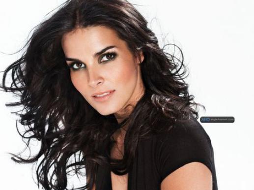 angie harmon body measurements