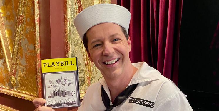 Sean Hayes Height, Weight, Measurements, Shoe Size, Wiki, Biography