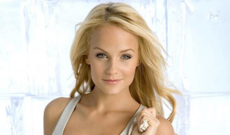 Larisa Oleynik Height, Weight, Measurements, Bra Size, Shoe Size