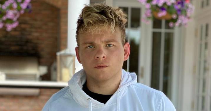 Jonathan Lipnicki Height, Weight, Body Measurements, Shoe Size