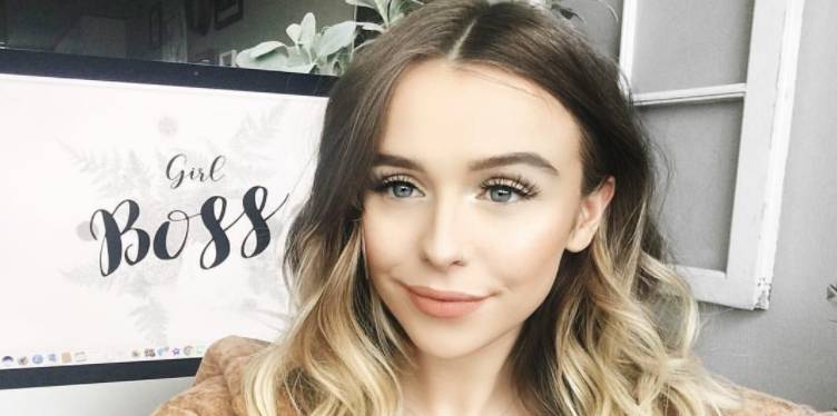 Acacia Brinley Height, Weight, Measurements, Bra Size, Wiki, Biography