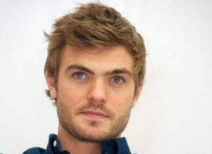 Alex Roe