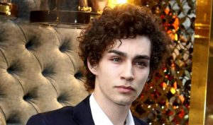 Robert Sheehan