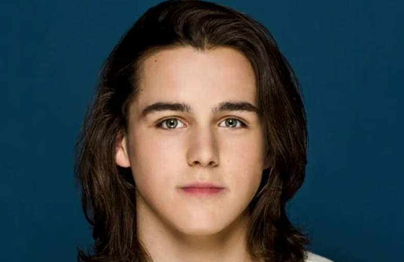 Charlie Gillespie Height, Weight, Measurements, Shoe Size, Wiki, Biography