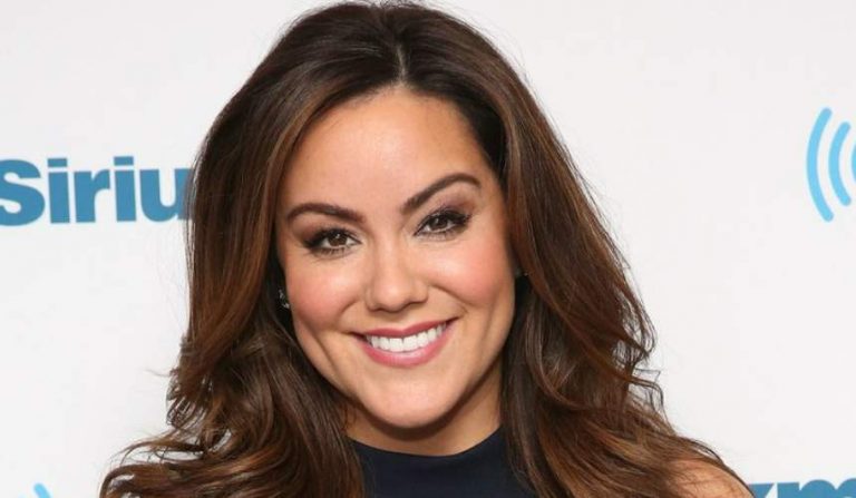 Katy Mixon Height Weight Measurements Bra Size Shoe Size