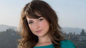 Milana Vayntrub