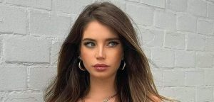 Flavia Laos Height, Weight, Measurements, Bra Size, Shoe Size