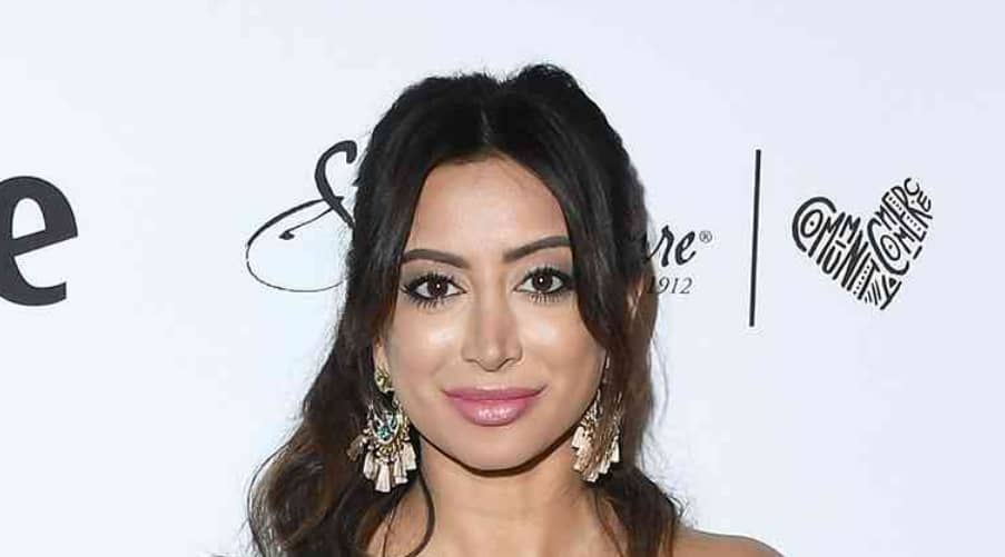 Noureen DeWulf