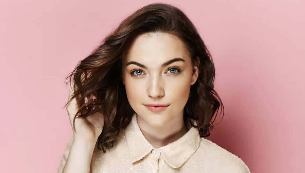 Violett Beane