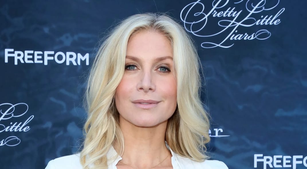 Elizabeth Mitchell Elizabeth Mitchell