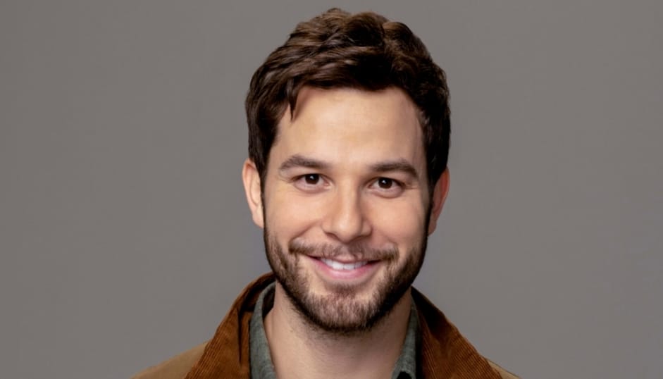 Skylar Astin Skylar Astin
