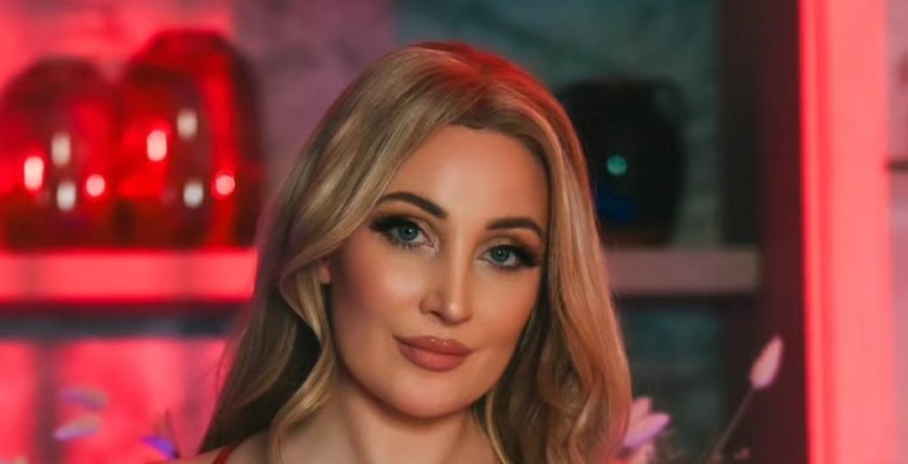 Holly Wolf Height, Weight, Measurements, Bra Size, Shoe Size